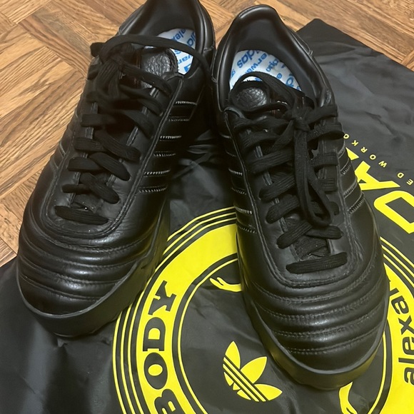 Alexander Wang for Adidas Bball soccer shoe - Picture 1 of 7